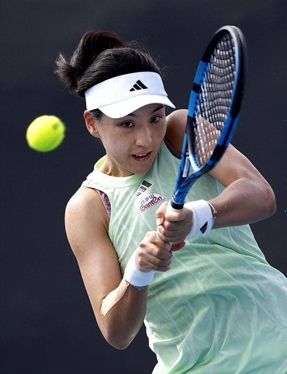 示出显著优 示出显著优